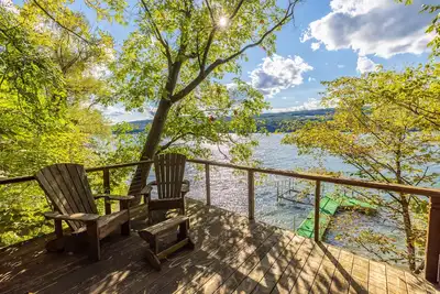 Image de Waterfront cottage with private beach