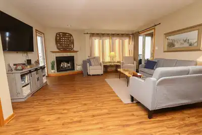 Image de Willows House - Dog-friendly Soundside 2 Br condo w/community pool and sound access