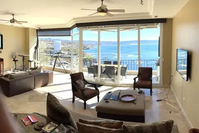 Image de Luxury oceanfront condos directly in front of K38 surf break