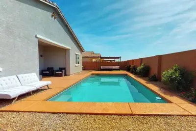 Image de Beautifully decorated new build home w/Pool!