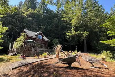 Humboldt Romantic Rural Hideaway