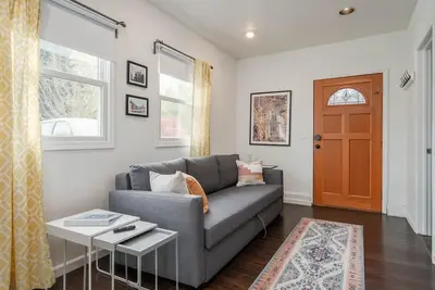 Image de #InvestREPM Historic Kenton Guest House