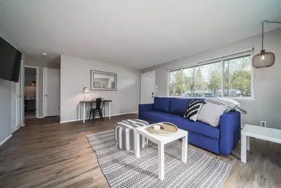 Image de #StayInMyDistrict Vancouver Near Shopping & Dining