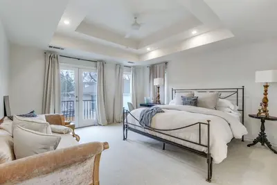 Image de M Streets Beauty! Ultimate High-end luxury.