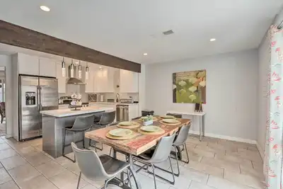 Image de Chic Scottsdale Home w/ Balcony, Walk to Old Town!