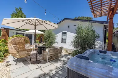 Image de Your wine country getaway!