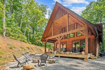 Image de Minutes to the Blue Ridge Pkwy + firepit &  wood