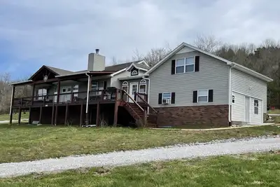 Image de Pleasant Country House With Lake View ideal for Families