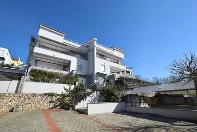 Image de Appartement de deux chambres avec la terrasse et la vue sur le mer Njivice, Krk (A-19379-a)