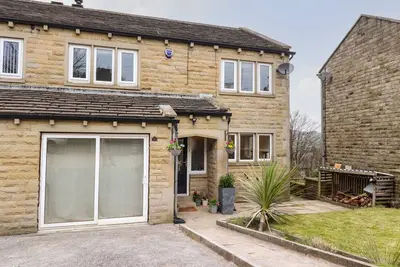 Image de Bronte View Cottage, pet friendly, with open fire in Haworth