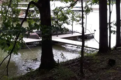 Image de Lanier lakefront with private dock.