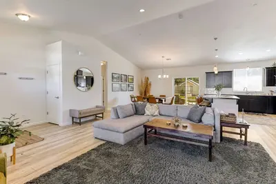 Image de Quartz Hill Manor | hot tub w/ peace & quiet