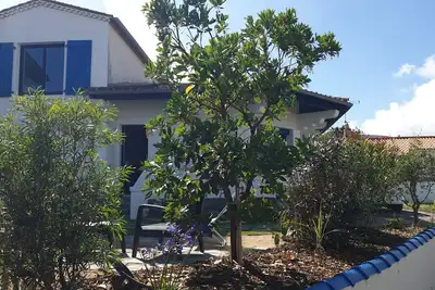 Image de Grande maison 5mn à pieds de la plage de Boisvinet, du port, gare, centre-ville