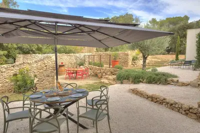 Image de Magnificent villa with swimming pool surrounded by nature / 5 stars official