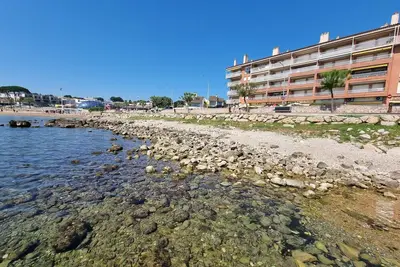 Image de Appartement \"La Escala Terrassa del Mar\" avec vue sur la mer, piscine partagée, terrasse et Wi-Fi.