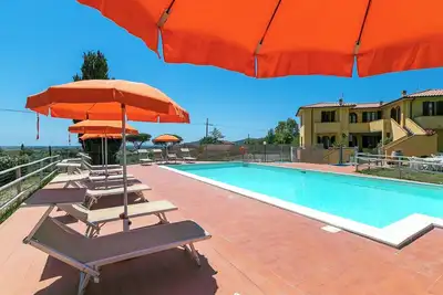 Image de Appartement 'Trilocale Leccino' avec terrasse, piscine partagée et Wi-Fi
