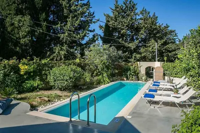 Image de Exclusive Villa with detached family room 70m from the sea