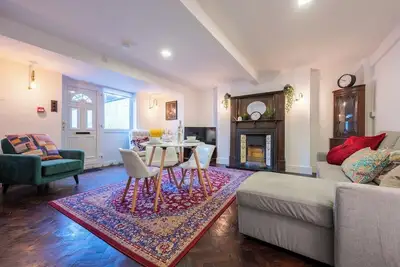 Image de Place de Palmyre par Tŷ Sa