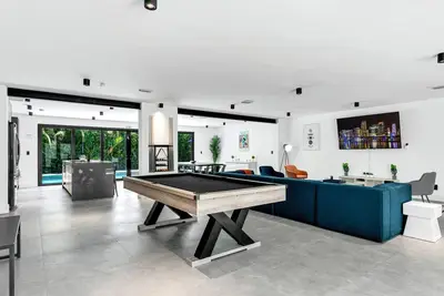 Image de Heated Pool Modern 5 Bedrooms House 9 min to Beach