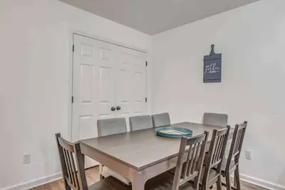 Image de Mins to Downtown & U of Memphis! High Point Duet