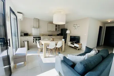 Image de Joli T3 pour 4/6 personnes proche centre et plage (181)