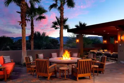 Image de Minutes to Coachella - Resort Villa w/ Jacuzzi Tub