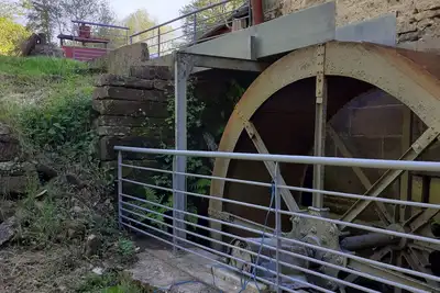 Image de Ancienne Féculerie avec étang sur terrain boisé