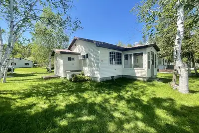 Image de Cozy Lakehouse right on Indian Lake - 10 minutes from Manistique