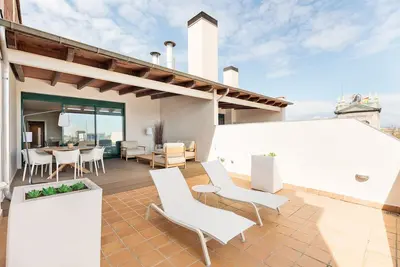 Image de Appartement avec terrasse spectaculaire donnant sur le port