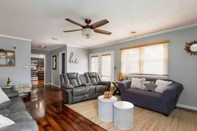 Image de Contemporary & Cheerful  Great choice for families