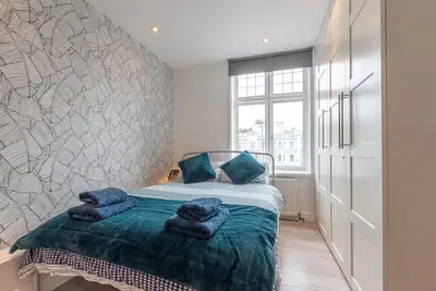 Image de Ideal beach front apartment - 2 minutes to the beach!