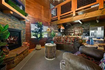 Image de Scenic Mountain Oasis ★ Hot Tub, Private, Great Views, Dollywood 2 mi, Game Room