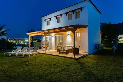 Image de Villa Christalia. Cozy family Villa 300m from the beach with swimming pool.