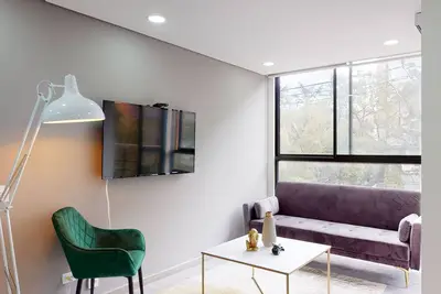 Image de Luxury 2 Bedroom Apartment With Balcony