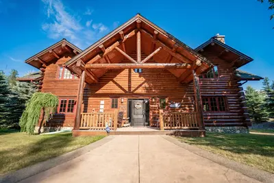 Image de Shangrilog on Bull Lake - Lake Front Log Home