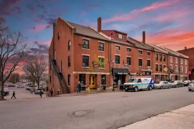 Image de Superb Location! ! Heart of Old Port/Spacious Condo
