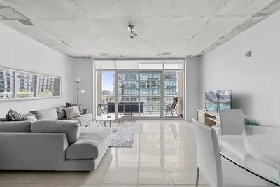Image de Spacious & modern 2bd/2ba in Heart of Midtown!