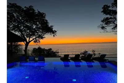 Image de Exclusive Beach Front Luxe Boutique Retreat