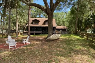 Image de Lakefront Cabin in Ocala Forest – Near Springs, Shops, Pet Friendly Getaway