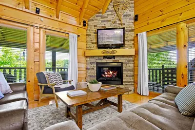 Image de Eastern Escape - Luxury Cabin, Gated, Pools, Mini-Golf, Pool Table and Air Hockey