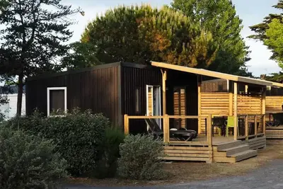 Image de Homeflower Premium 29m²  (2ch) + Tv + Lv + Terrasse couverte + Draps Inclus + Clim + Quartier piéton 4 personnes