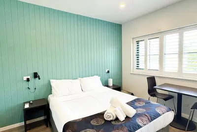 Image de ex hotel ensuite room in the heart of city 427