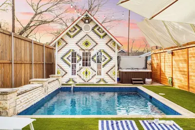 Image de Ramsey by AvantStay | Modern Character Home in Austin w/ Pool!