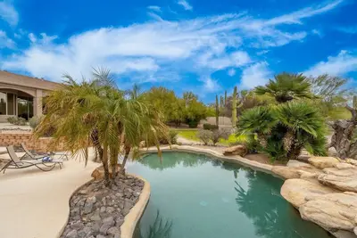 1. 2 Acre 6 Bedroom Custom Home - Private Pool, Outdoor basketball\/pickleball