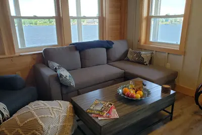 Image de Fabulous New Georgian Bay Cottage on the  water!