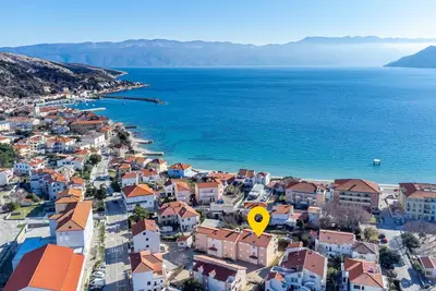 Image de Appartement de trois chambres avec le balcon et la vue sur le mer Baska, Krk (A-19350-a)