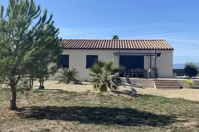 Image de Villa 6 Personnes avec terrain de pétanque