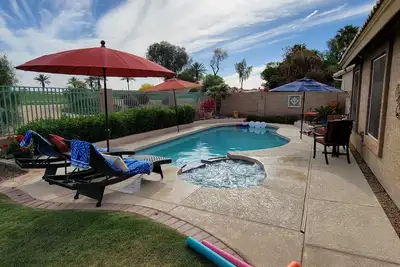 Image de Beautiful 4Br 2Ba, Pool, Heated Spa. Restaurants and Shopping nearby
