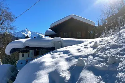 Image de Refuge alpin avec terrasse et vue
