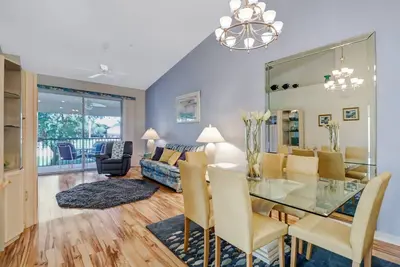 Image de Active Gated Golf Community! Pool, Spa, Fitness, Tennis, Close To Shopping & Short Drive to Beaches!